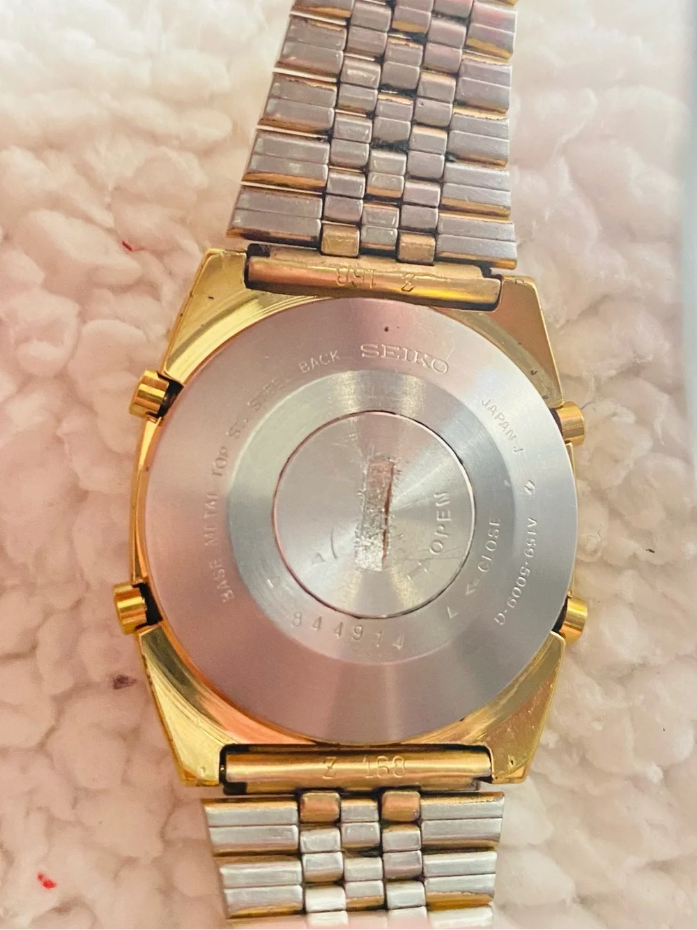 Rare Vintage 1978 Seiko A159-5009G LCD Chronograph Alarm Digital Watch Gold Band